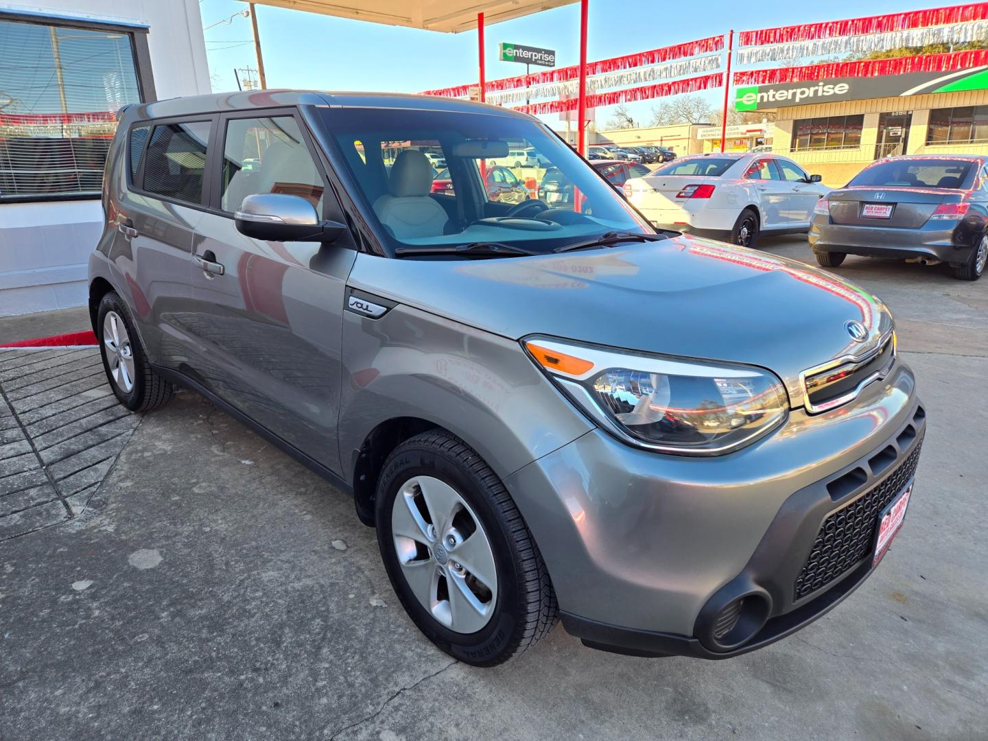 2014 GRAY /BLACK Kia Soul (KNDJP3A57E7) with an 2.0L I4 F DOHC 16V engine, Automatic transmission, located at 503 West Court, Seguin, TX, 78155, (830) 379-3373, 29.568621, -97.969803 - Photo#1